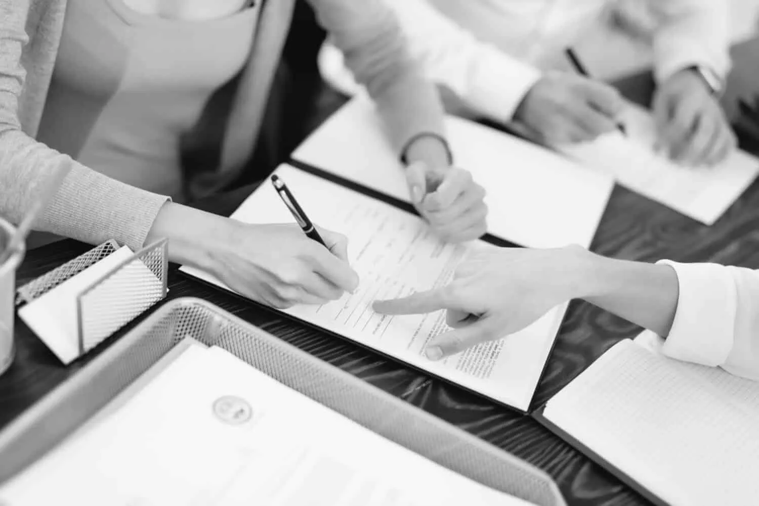 lawyer-shows-where-you-need-sign-divorce-certificate-modified